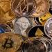 البيتكوين يهبط لأدنى مستوى في 4 أشهر بضغط من الـ AI والسياسات النقدية