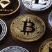 خسائرها الأسبوعية وصلت لـ 7%.. بيتكوين تتراجع تحت 60 ألف دولار