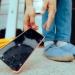طريقة عمل «سكرين» الموبايل؟ هل تحميه فعلا وهل تؤثر على اللمس؟