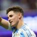 إشبيلية ضد أتلتيكو مدريد.. برشلونة يلجأ لحيلة لضم ألفاريز من بوابة الهلال السعودي