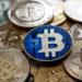 "بيتكوين" تهبط دون 80 ألف دولار وسط تصاعد توقعات رفع الفائدة
