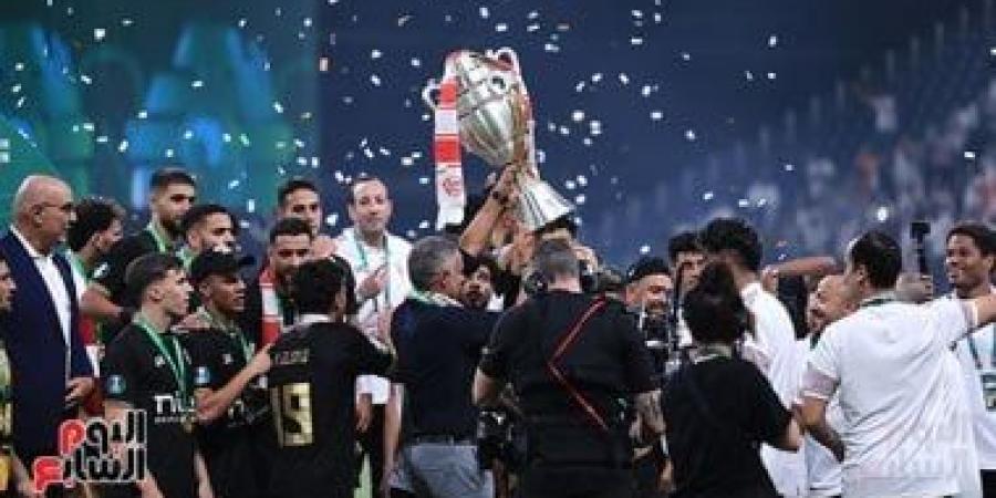 الزمالك يصرف مكافآت خاصة للاعبين بعد التتويج بالسوبر الأفريقي