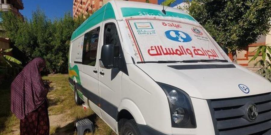 ضمن "بداية".. الكشف الطبي بالمجان على 1344 مواطنا في قافلة طبية بدمياط