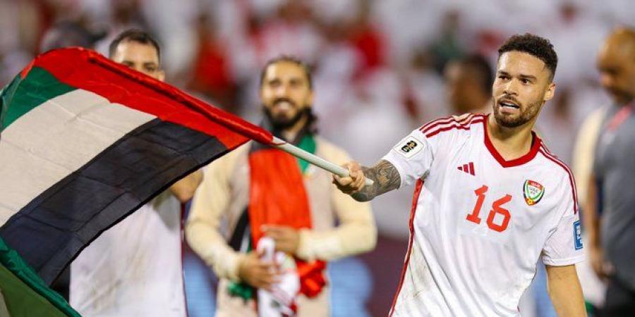 ميلوني لاعب منتخب الإمارات يهاجم التحكيم بعد مباراة قطر: شخص واحد دمر حلم بلد بأكمله