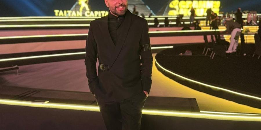 مدين بين النجوم العالميين في حفل إطلاق "جرامي هاوس" التاريخي بالأهرامات (صور)
