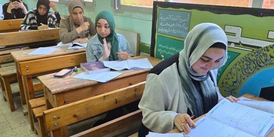 جدول امتحانات الفصل الدراسي الأول 2025-2026 وإجازة نصف العام بالتفصيل