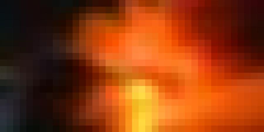 مصر.. النيران تلتهم مركبا يقل 220 سائحا على نهر النيل (فيديو)