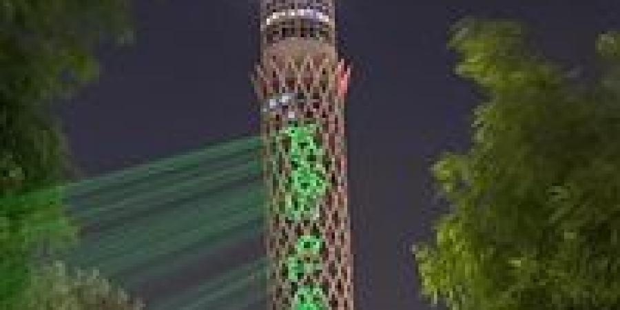برج القاهرة يتألق ترحيبًا بالعالم.. استعدادات مكثفة لافتتاح المتحف المصري الكبير غدًا