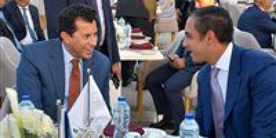 وزير الشباب والرياضة يشيد بتطور رياضة الجولف تحت قيادة عمر هشام طلعت