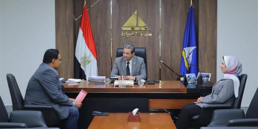 محافظ دمياط يلتقي رؤساء المدن الجدد