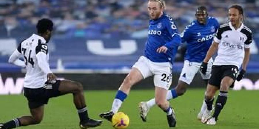 موعد مباراة إيفرتون وفولهام في الدوري الإنجليزي الممتاز والقنوات الناقلة والتشكيل المتوقع