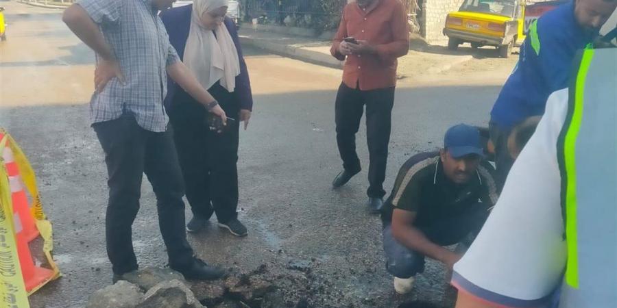 إصلاح كسر مفاجئ بخط مياه عمومية غرب الإسكندرية