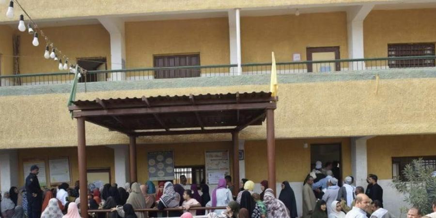 السيدات يتصدرن اللجان الانتخابية في بني سويف مع انطلاق التصويت