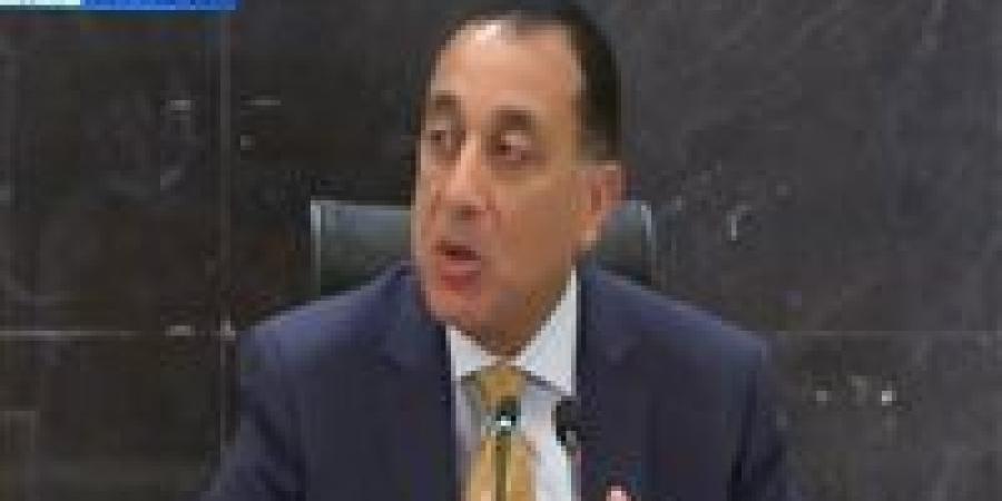 رئيس الوزراء يعلق على وصول القطار الكهربائي فائق السرعة إلى مصر