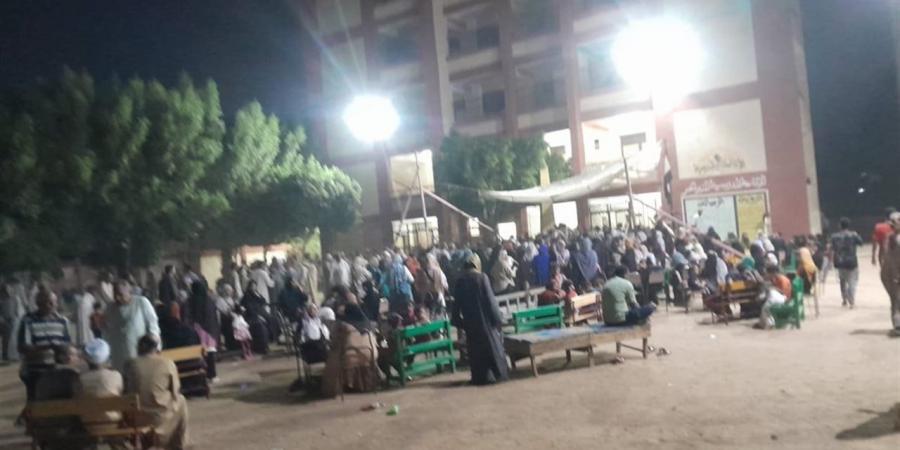 "الأقصر بلد الجدعان".. مواطنو الرزيقات بحري يدلون بأصواتهم في انتخابات النواب