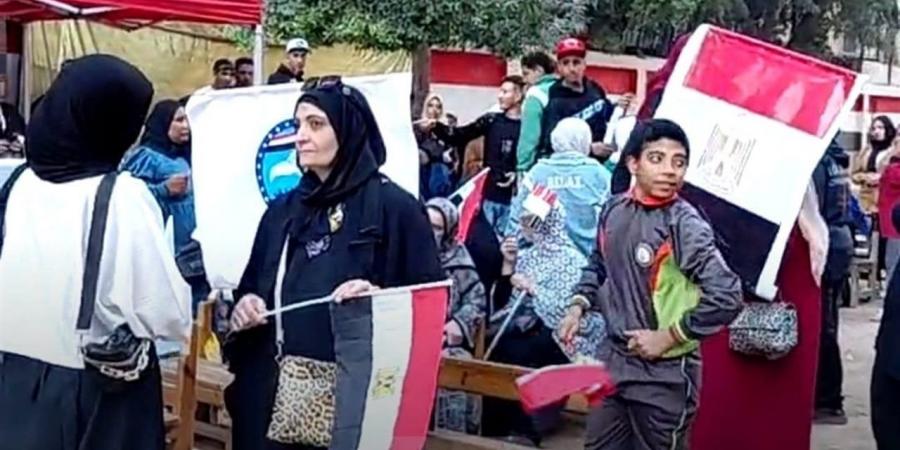 "المصري لحقوق الإنسان": كثافات تصويتية واستقرار ميداني في ختام اليوم الثاني