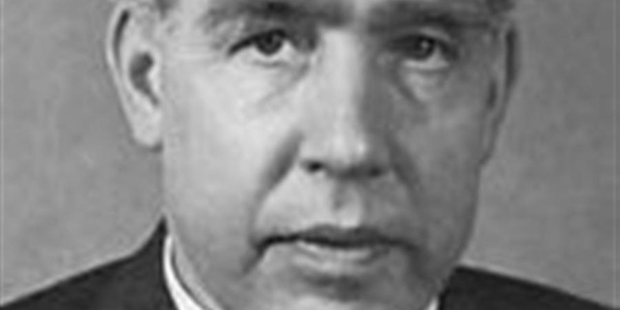 نيلس بور.. العقل الذي كشف أسرار الذرة