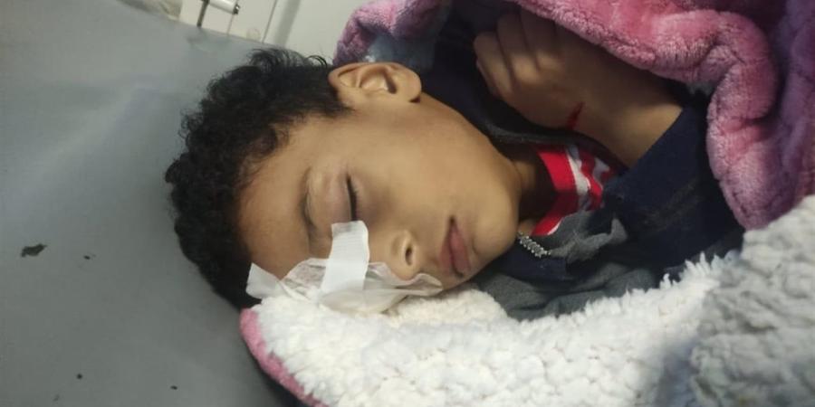 تلميذ يُجري جراحة دقيقة بمستشفى جامعة سوهاج إثر إصابته في العين