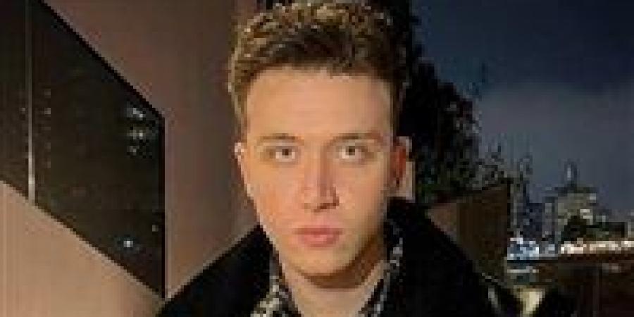 بعد موجة الغزل على صورته.. مطالبات بمحاسبة الطبيب محمد المغربي وحدود السلوك المهني على السوشيال ميديا