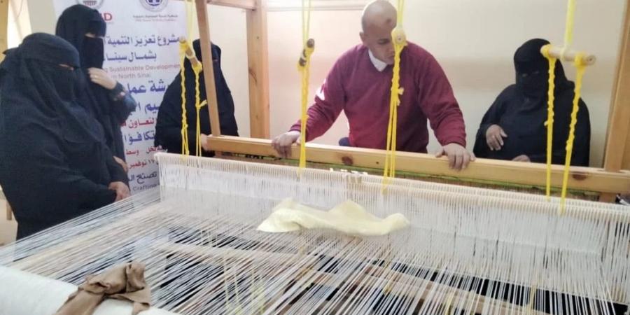 مهنة عمرها 210 أعوام .. فوة قلعة صناعة الكليم في الشرق الأوسط