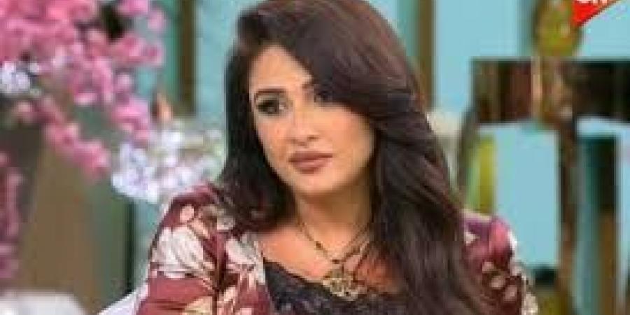 ياسمين عبد العزيز: مبعرفش أذي مخلوق وتتكسر رقبته اللي يفكر يكسرني