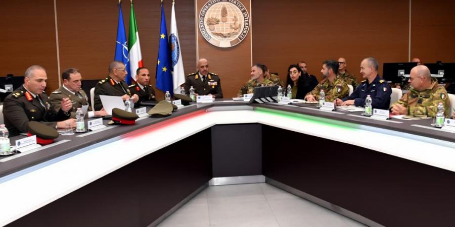 الفريق أحمد خليفة رئيس أركان حرب القوات المسلحة يعود إلى أرض الوطن بعد انتهاء زيارته الرسمية لدولة إيطاليا.. شاهد