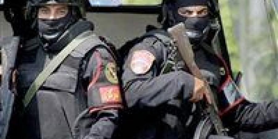 عايز يسرق الشقة.. شاب يشروع في قتل زوجة شقيقه وطفلتها ببولاق الدكرور