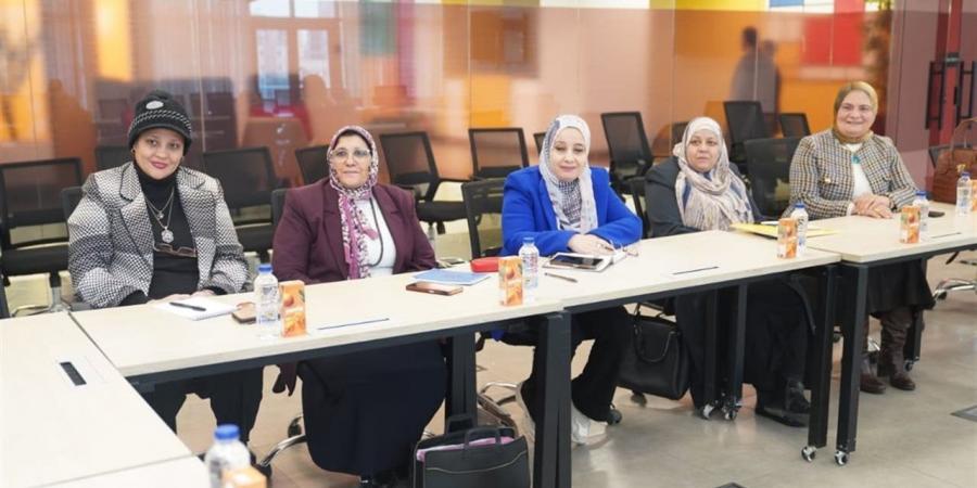 نائب رئيس جامعة عين شمس تجتمع بلجنة (IACUC)