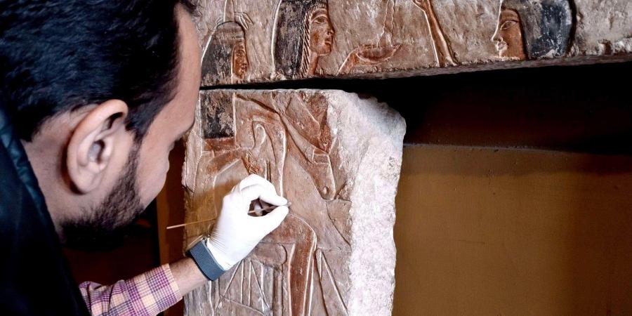 المتحف المصري ينجز أعمال ترميم لخمس قطع أثرية تعود للأسرة الـ 19
