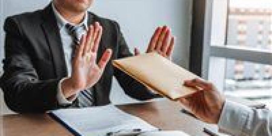 تعرف على عقوبة الرشوة والتأثير على إرادة الناخبين في القانون