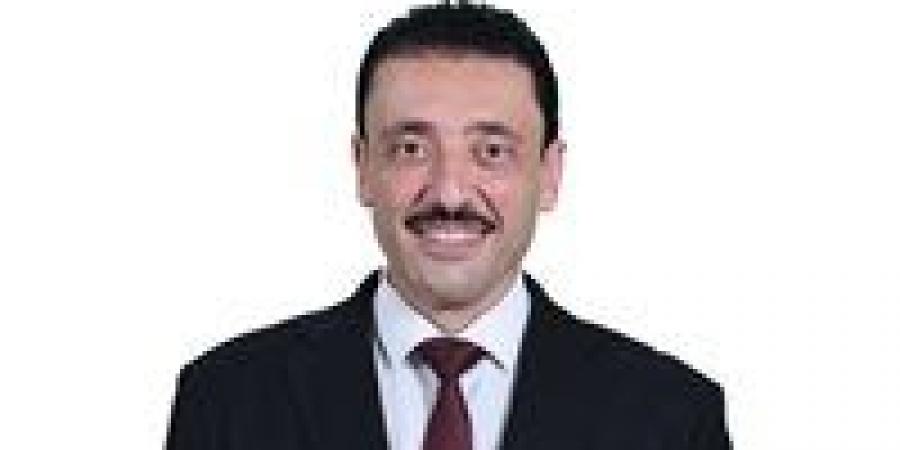 محمد رزق يطالب بتشديد ضوابط تغطية جنازات المشاهير ومواجهة فوضى الصفحات المجهولة