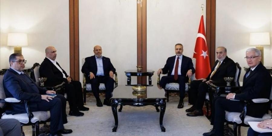 لقاء في أنقرة.. هاكان فيدان يبحث مع وفد حماس المرحلة الثانية من اتفاق غزة ودعم الجهود الإنسانية