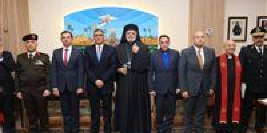 الأنبا توماس يستقبل محافظ الجيزة للتهنئة بعيد الميلاد المجيد