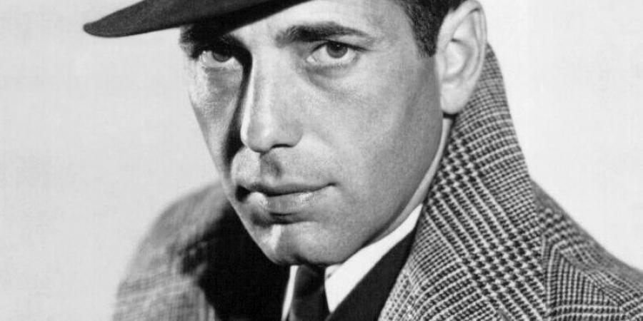 همفري بوجارت.. النجم الأمريكي الذي أصبح رمزًا للأفلام الكلاسيكية