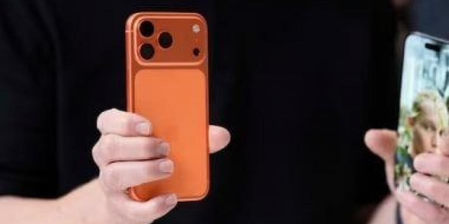 آيفون 18 يقترب من تحطيم الأرقام القياسية فى سطوع الشاشة