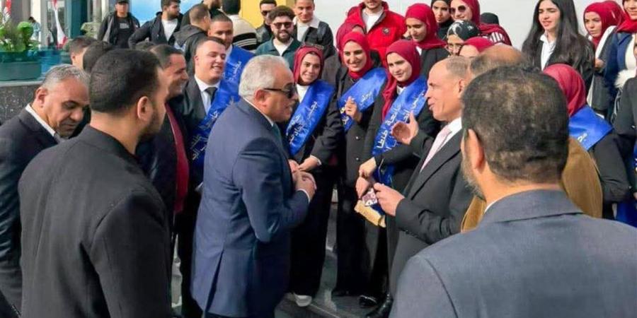 رئيس جامعة طنطا يزور عدداً من أجنحة المؤسسات الوطنية بمعرض الكتاب