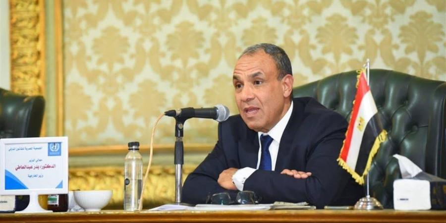 بدر عبدالعاطى: الاتزان الاستراتيجي يعني الحفاظ علي المؤسسات الوطنية لأن البديل كارثي