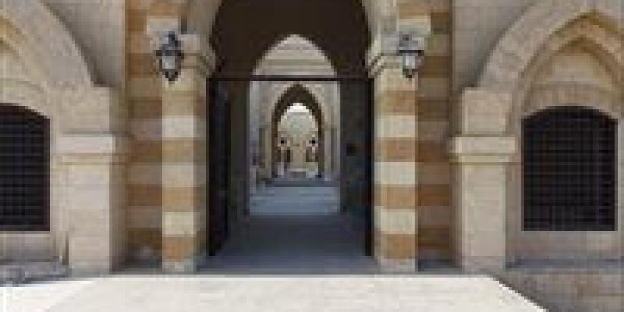 مصر بها 8 آلاف ضريح فاضي وواحد كان فيه رأس عجل.. مفاجأة ورسالة للأوقاف