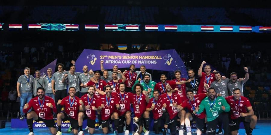 منتخب مصر لكرة اليد يغير الشعار احتفالا بالنجمة العاشرة