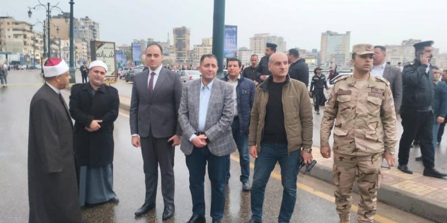 ميل مأذنة مسجد البحر بدمياط يؤدي لإغلاق كورنيش النيل