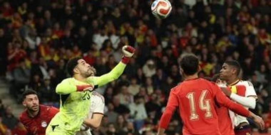 خيتافي وألميريا ينافسان فالنسيا على ضم مصطفى شوبير