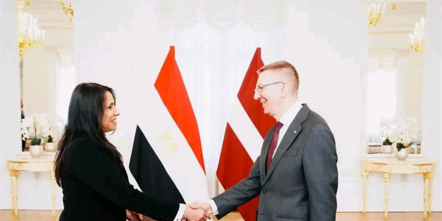 السفيرة نجلاء نجيب تقدم أوراق اعتمادها في لاتفيا وتعزز العلاقات الثنائية