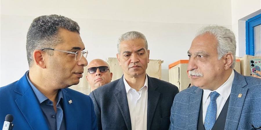 وكيل "تعليم البحر الأحمر": انتظام الدراسة بجميع مدارس المحافظة دون معوقات