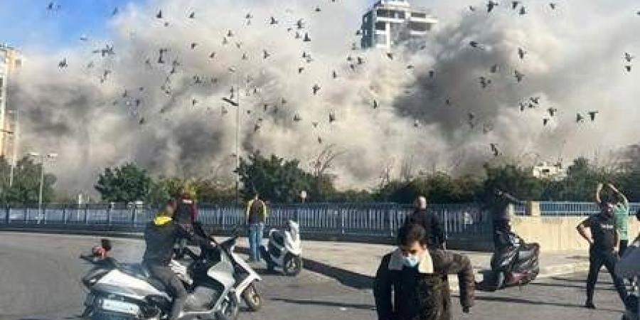 إلى كل من يقترب من المباني المهددة.. هذه المخاطر قد تصيبك فورًا!