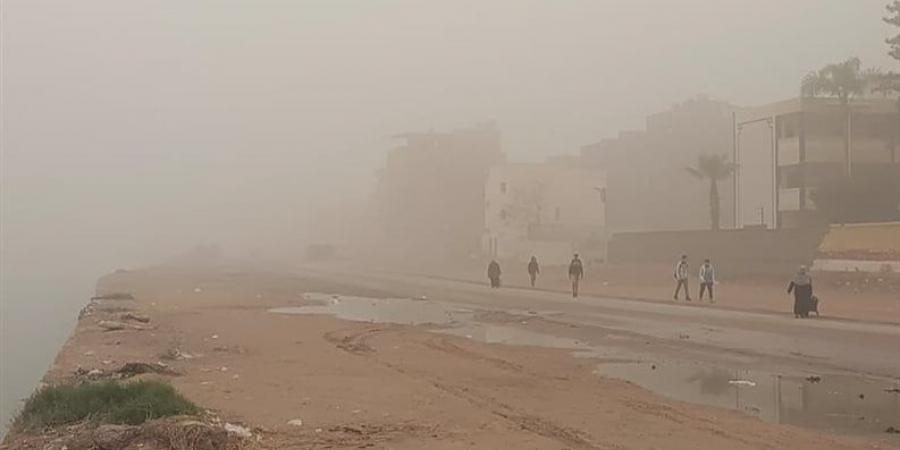 عاصفة ترابية تحجب الرؤية على الطرق وانتظام الدراسة بمختلف مراكز البحيرة