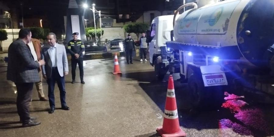 محافظ المنوفية يشرف على إزالة مياه الأمطار بشبين الكوم
