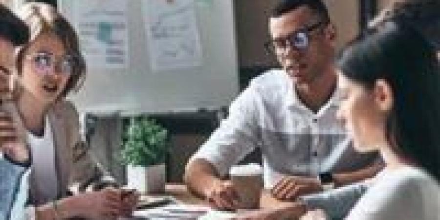 "قبضة صارمة" .. قانون العمل الجديد يفرض تنفيذ قرارات القومي للأجور...تفاصيل