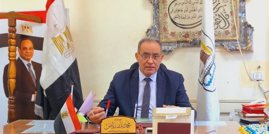 وكيل تعليم بني سويف يهنئ الطلاب الفائزين في مسابقة أعياد الطفولة