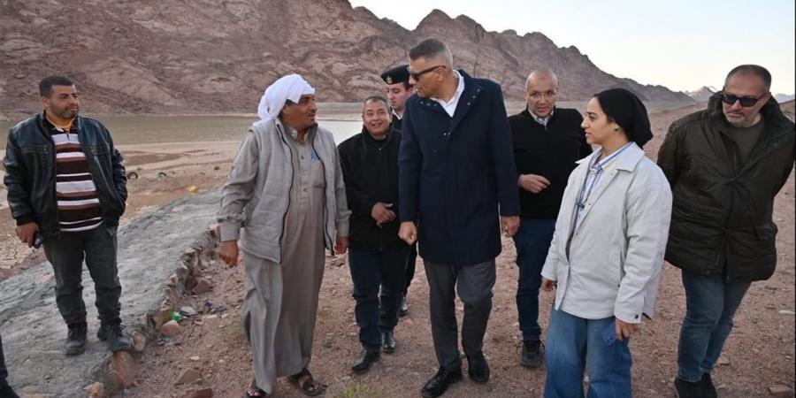 محافظ جنوب سيناء يوجه بتطبيق نظام العمل عن بُعد يوم الأحد