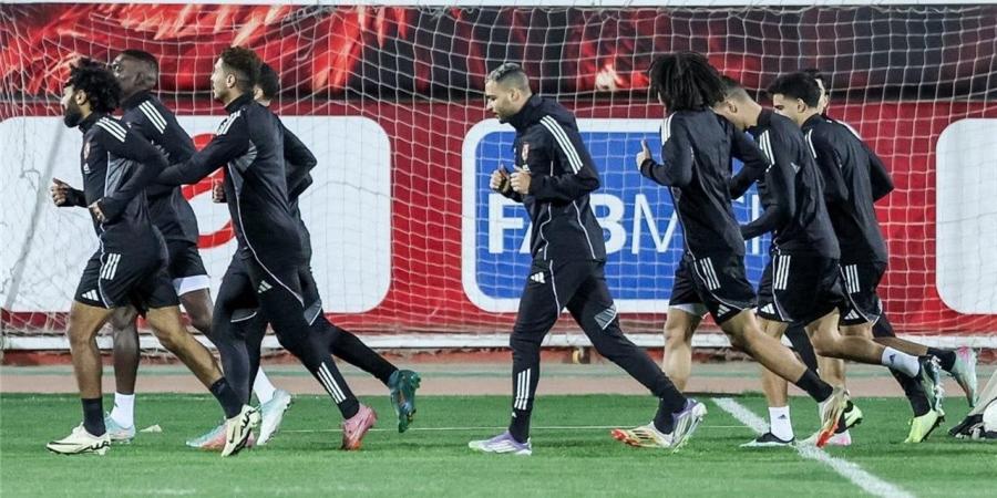 اختبار طبي لثنائى الأهلي لحسم مصيرهما أمام سيراميكا.. وعقوبة كامويش